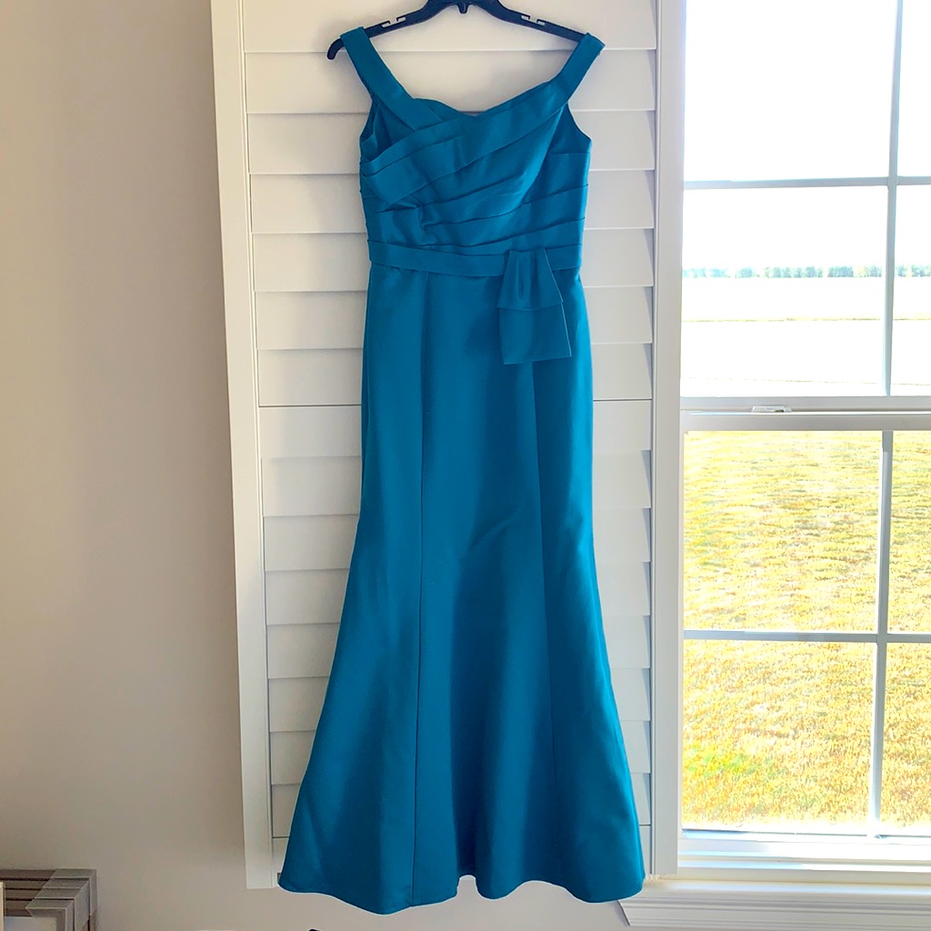 Set Of 3 Bridesmaids Dress W/ Off Shoulder Straps